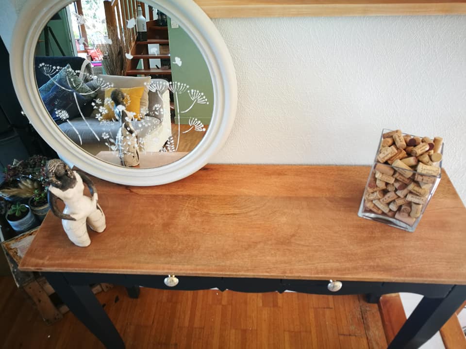 console plateau bois brut finition fond dur vitrificateur pieds repeint en couleur carbone miroir repeint relooké rénové couleur chalk paint peinture à la craie couleur lin miroir pochoir la fille de l'R console plateau bois brut finition fond dur vitrificateur pieds repeint en couleur carbone miroir repeint relooké rénové couleur chalk paint peinture à la craie couleur lin miroir pochoir la fille de l'R