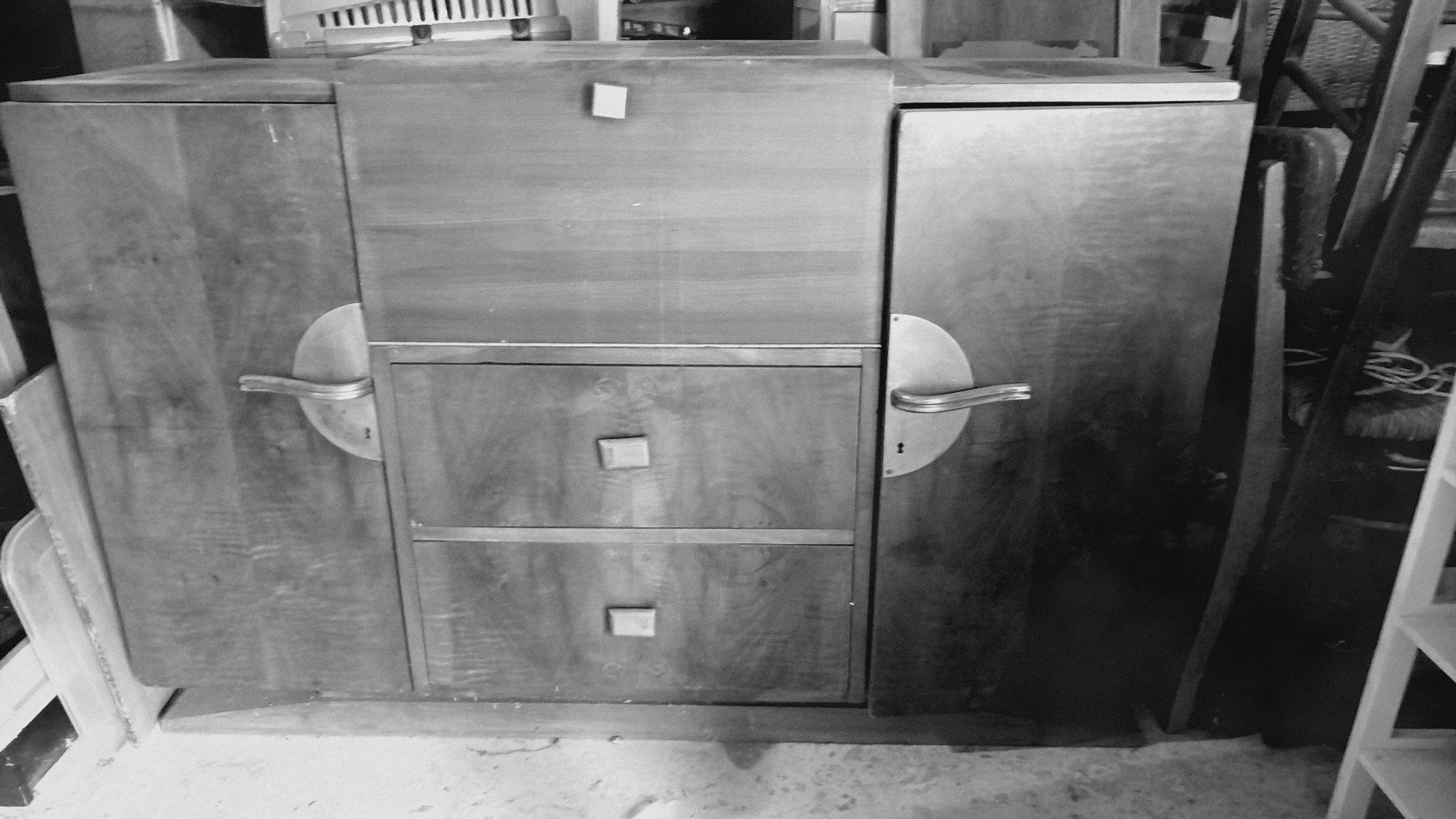 meuble bois deux tiroirs deux portes étagères pied moustache à rénover restaurer la fille de l'R meuble bois deux tiroirs deux portes étagères pied moustache à rénover restaurer la fille de l'R