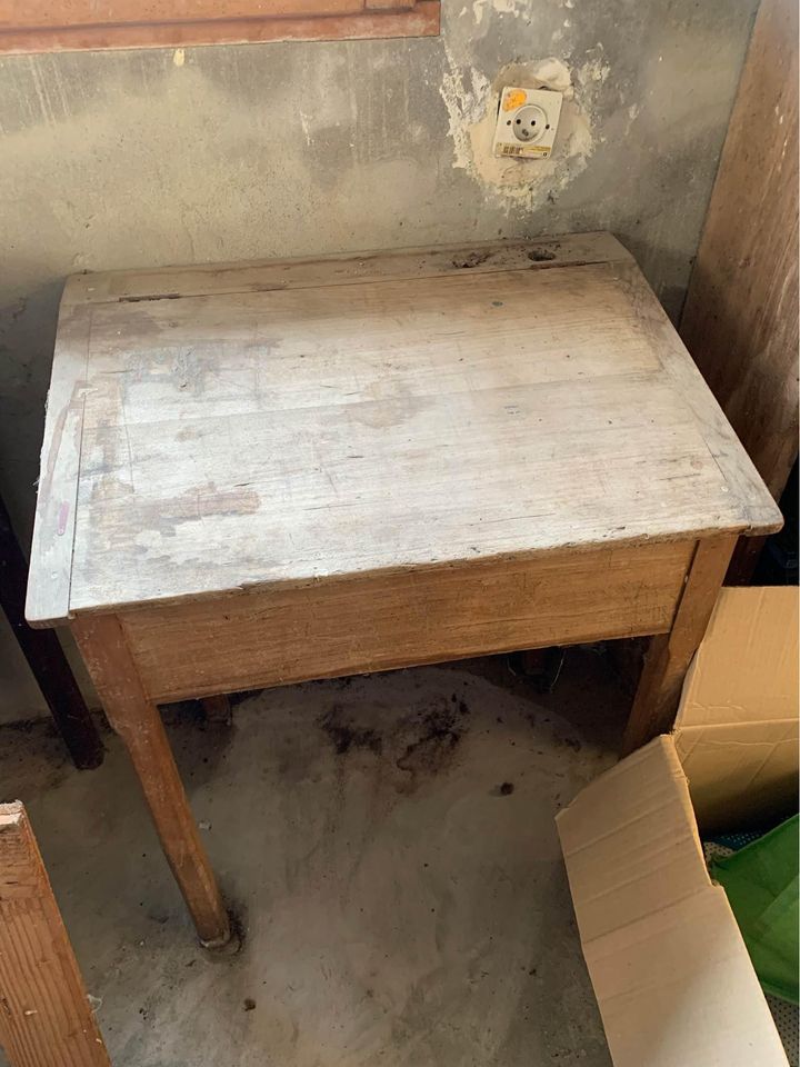 Bureau avant rénovation retour de "chine" la fille de l'r