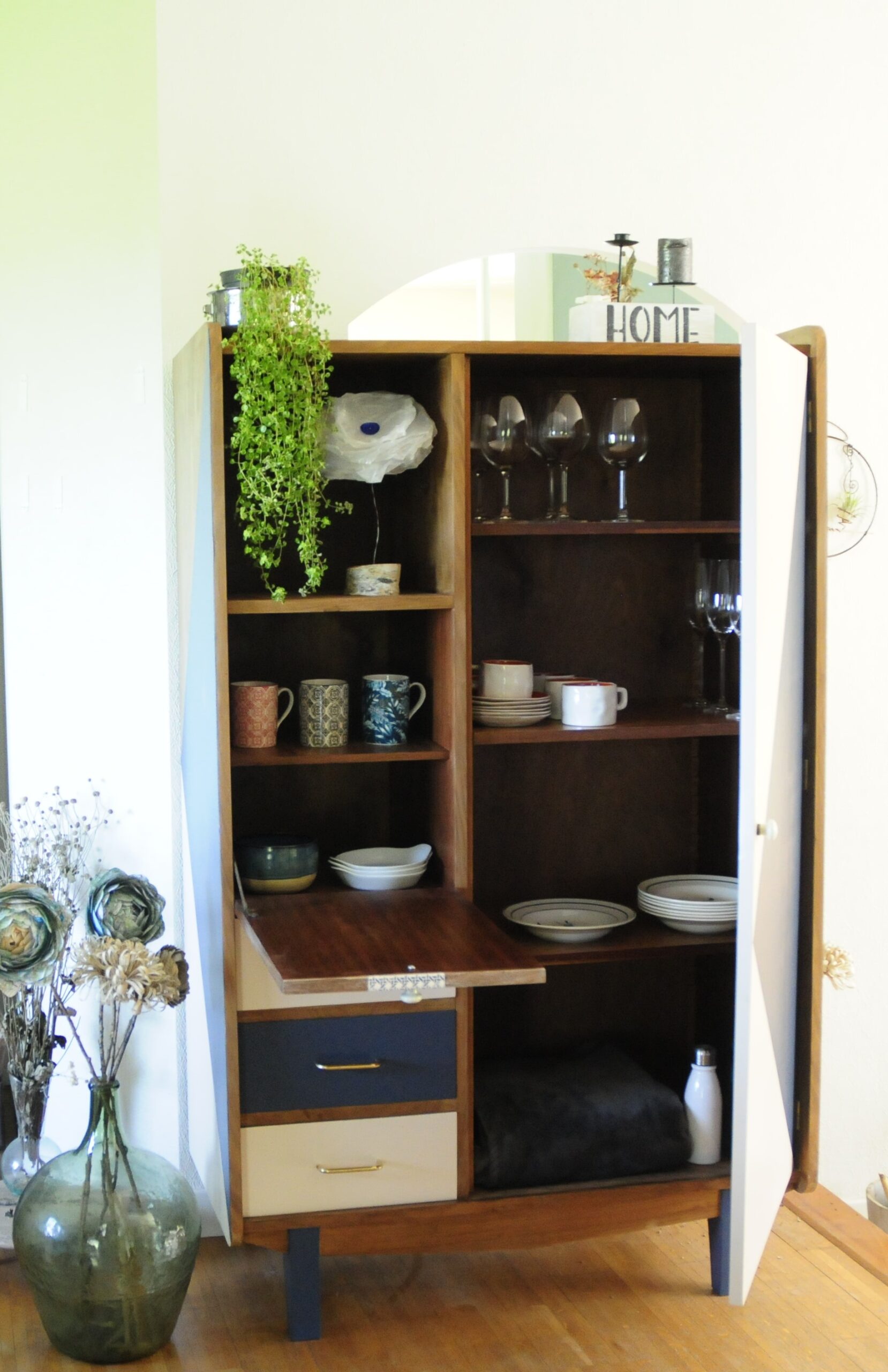 Meuble relooké seconde vie bois couleurs fleurs papier déco la fille de l'r